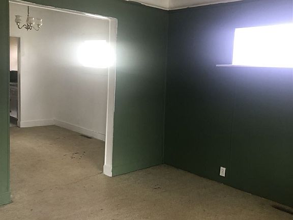 2nd image of 1106 W Cave Springs Ave