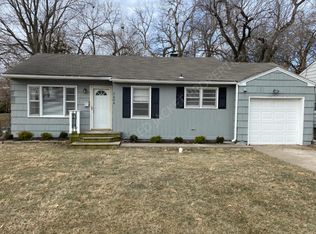 7604 Windsor St, Prairie Village, KS 66208