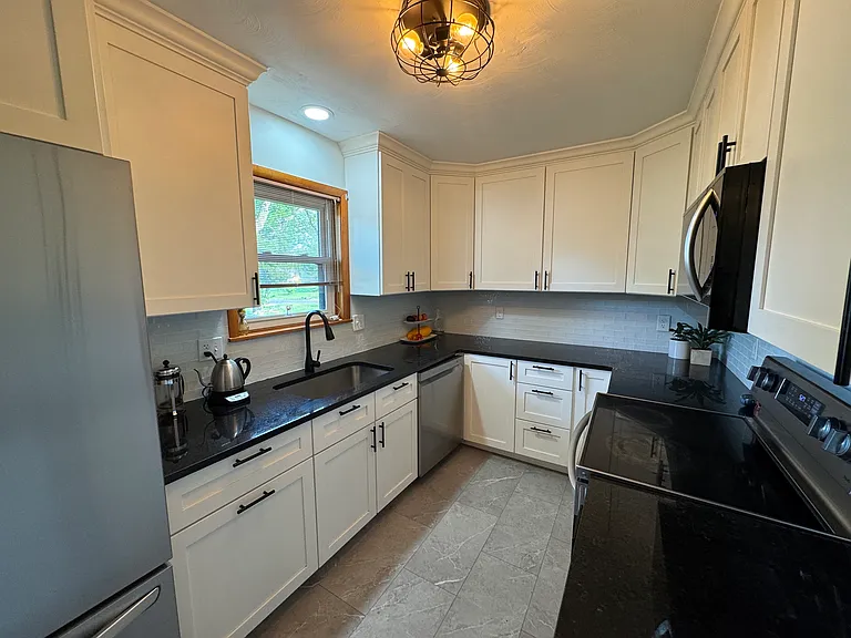 800 N West Park Ln — Photo 7