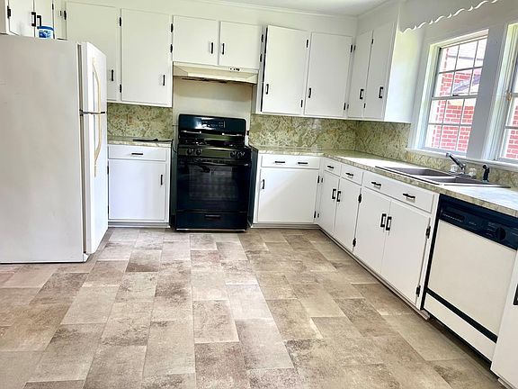 3rd image of 1355 Ellisville Blvd