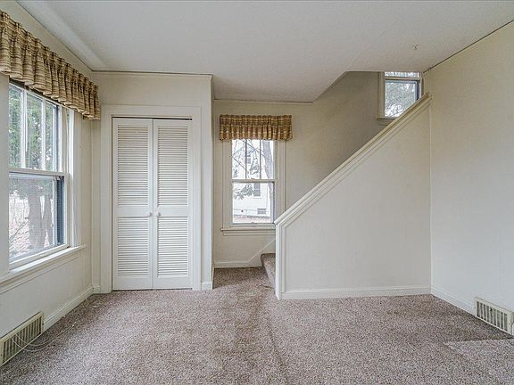 5th image of 2697 Stillwater Rd E