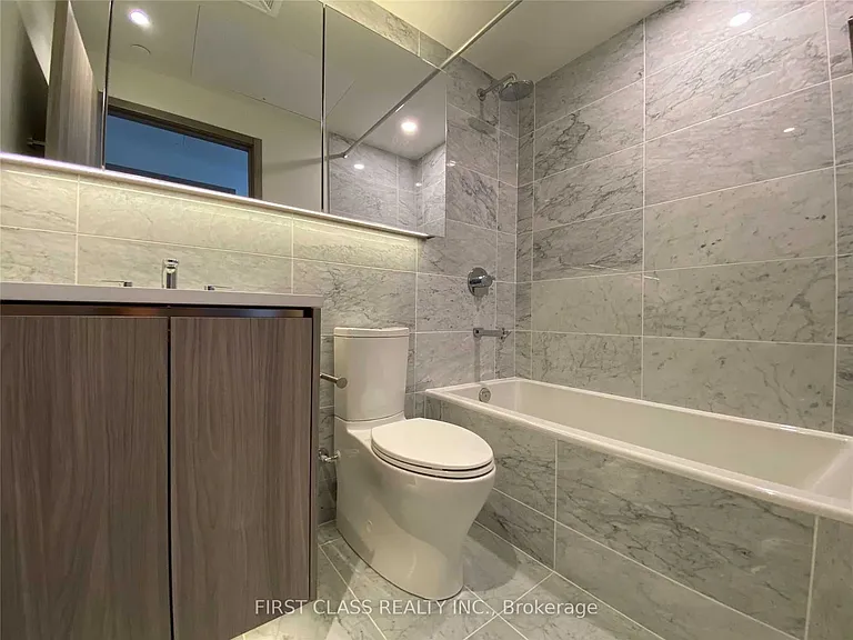 85 McMahon Dr #1811 — Photo 10