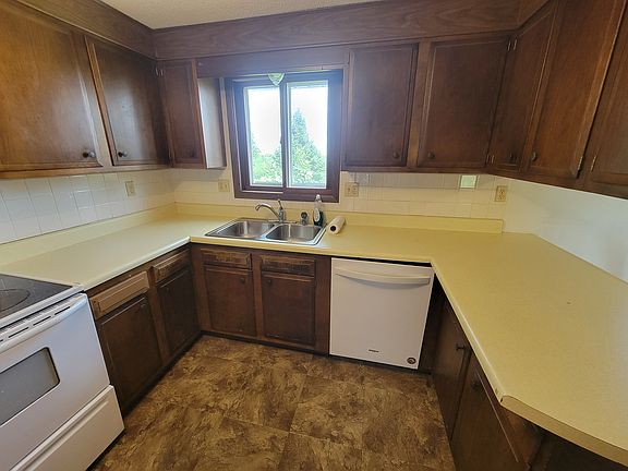 5th image of 42296 Reeds Lake Rd