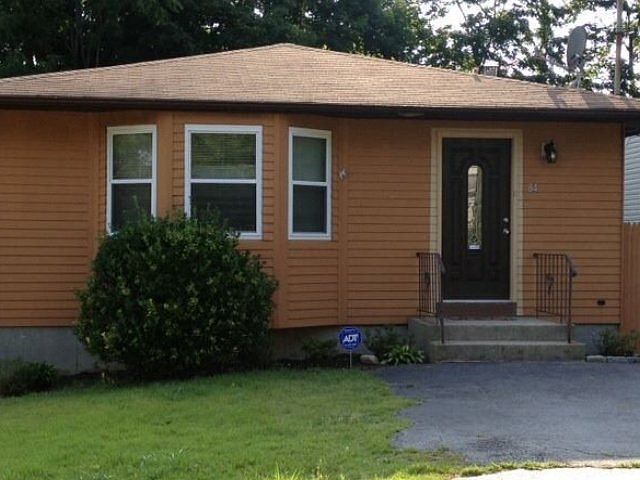 2nd image of 84 Woodycrest Dr