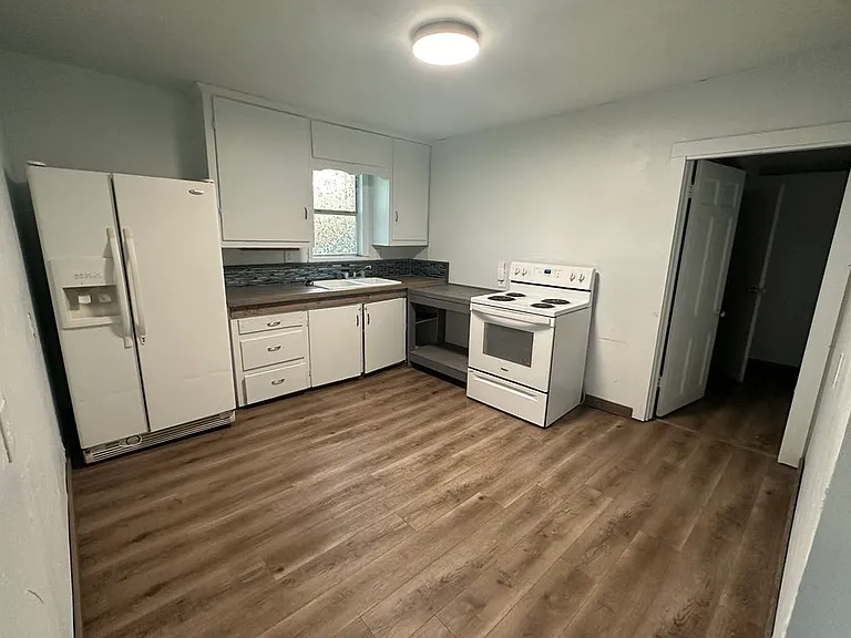 834 W Jones St — Photo 4