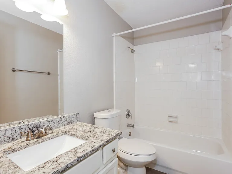 1711 Berkeley Dr — Photo 16