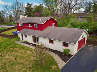 52 View Valley Dr, Carbondale, IL 62903