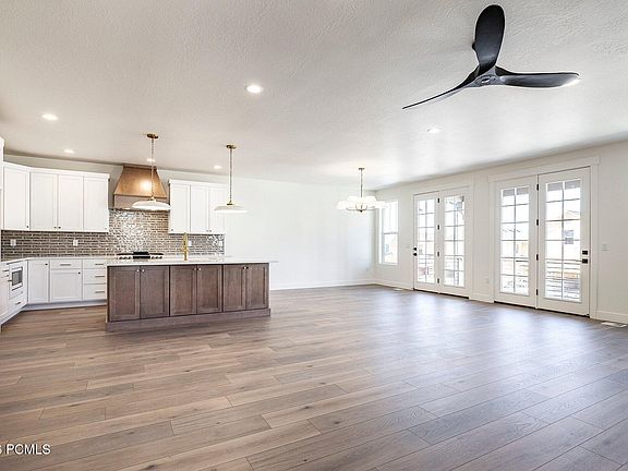 5th image of 5978 N Fairview Dr
