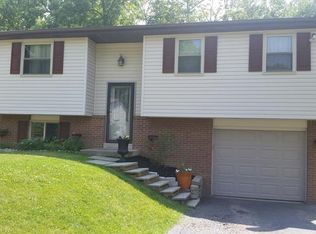 219 Valley Stream Dr, Delmont, PA