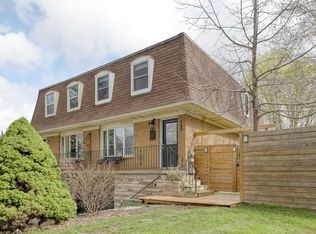 160 Breckenridge Dr #2, Kitchener, ON N2B 2N9