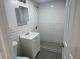 15 Ditmars St #2B, Brooklyn, NY 11221