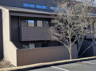 750 Shaker Dr APT 303, Lexington, KY 40504