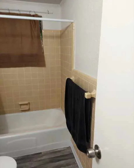 702 Miller St #4 — Photo 4