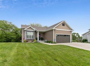 3631 Brook Run Dr, Des Moines, IA 50317