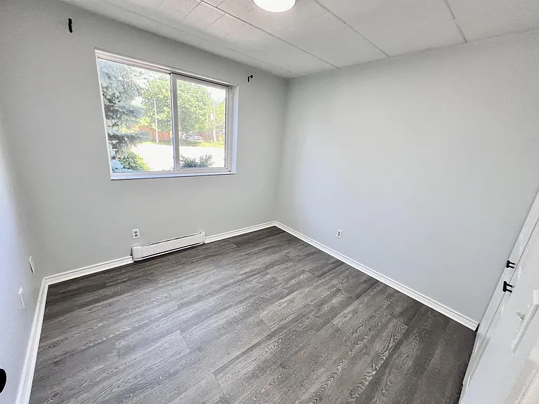 471 Tecumseh Rd W #101 — Photo 6