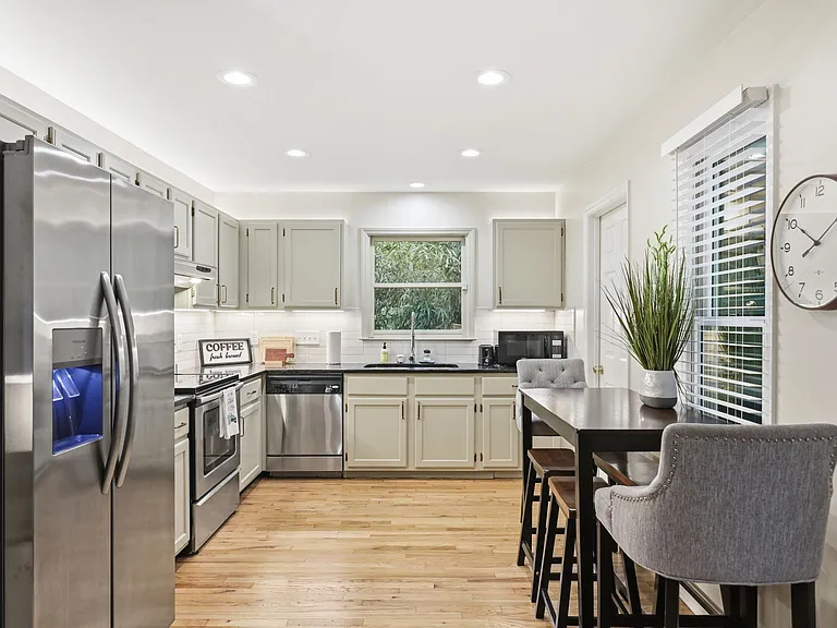 1502 Hollywood St — Photo 12