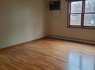 10 Nuttall Ln APT 12, Worcester, MA 01604