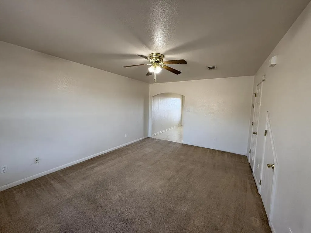 Building Photo - 705 S Amy Ln #B