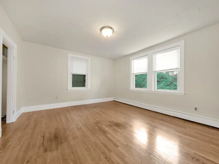 5 Murdock Ter — Photo 4