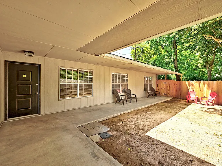 8204 Exmoor Dr #B — Photo 4