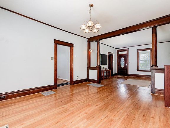 4th image of 7032 Marquette Ave