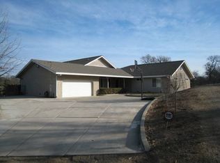 14690 River Oaks Dr, Red Bluff, CA 96080