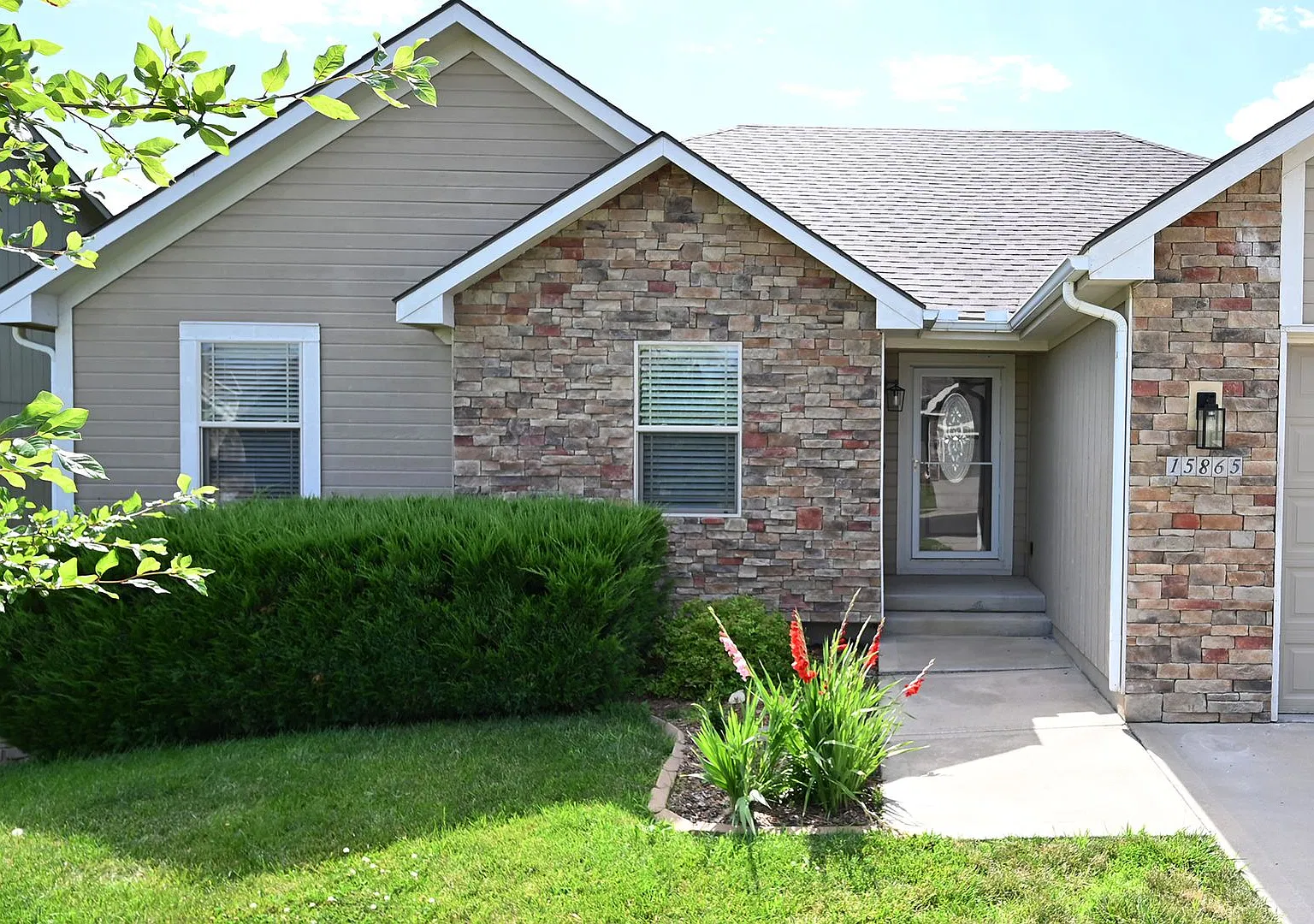 Don't miss out on the opportunity to live in this three-bedroom, two bath, open floor plan Ranch ... — Photo 2