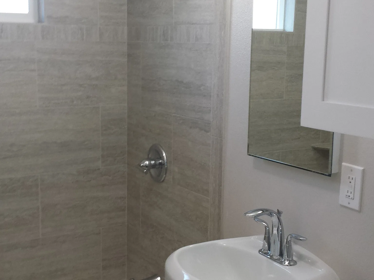 2 bed, 1050 sqft, $3,780 — Photo 2