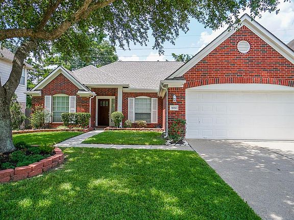 3rd image of 15702 Rosewood Hill Ct