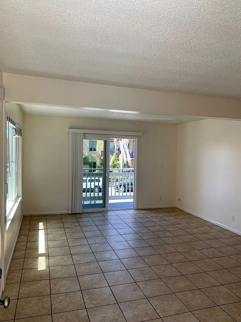 6561 Del Playa — Photo 4