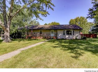 11145 Green Ridge Ln, Dawson, IL 62520