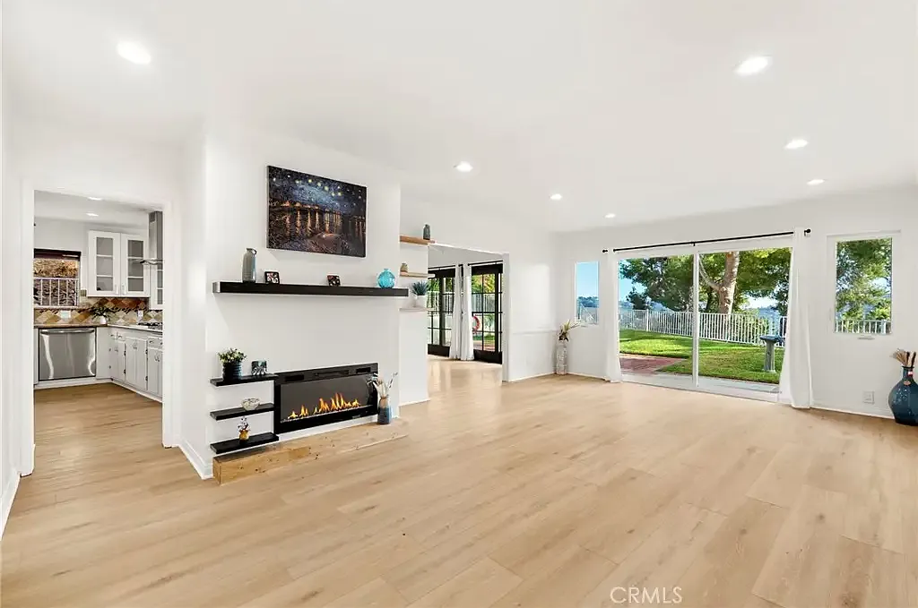 3 bed, 1793 sqft, $8,795 — Photo 4