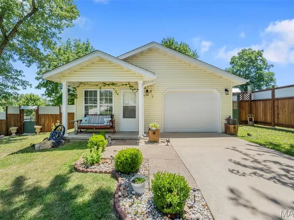 1701 E Harvest Cir, Perryville, MO 63775