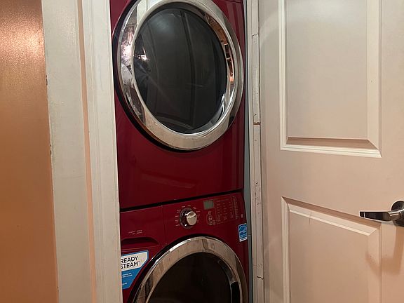 4th image of 543 Chauncey St