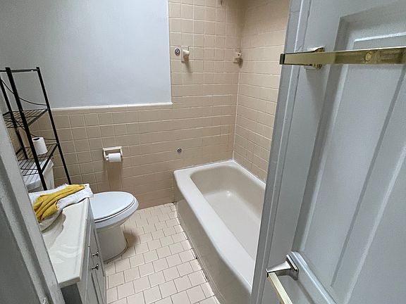 3rd image of 7721 Overbrook Ave