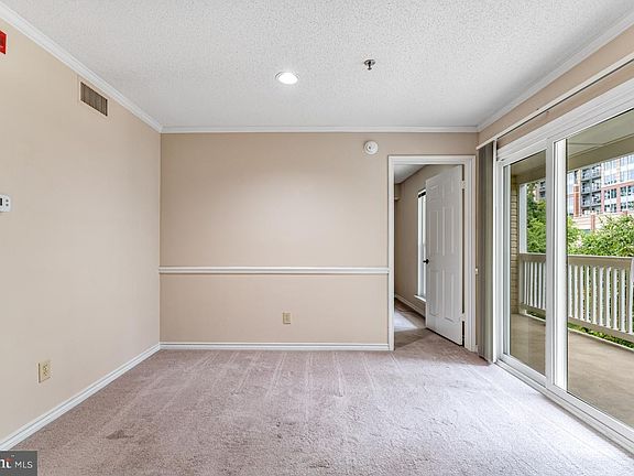 5th image of 1504 Lincoln Way APT 209