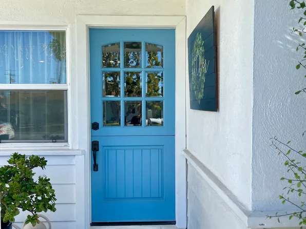 571 Park Dr, Costa Mesa, CA 92627