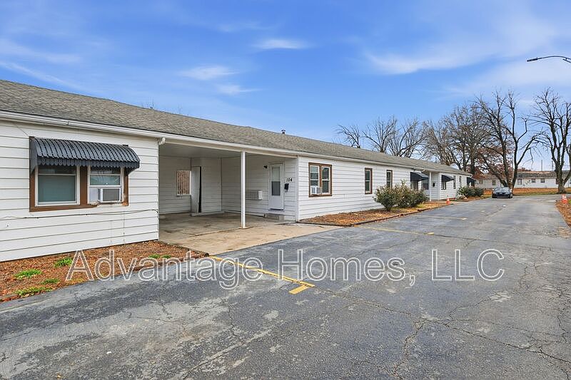1st image of 1015 N Scott Ave Building 108-5