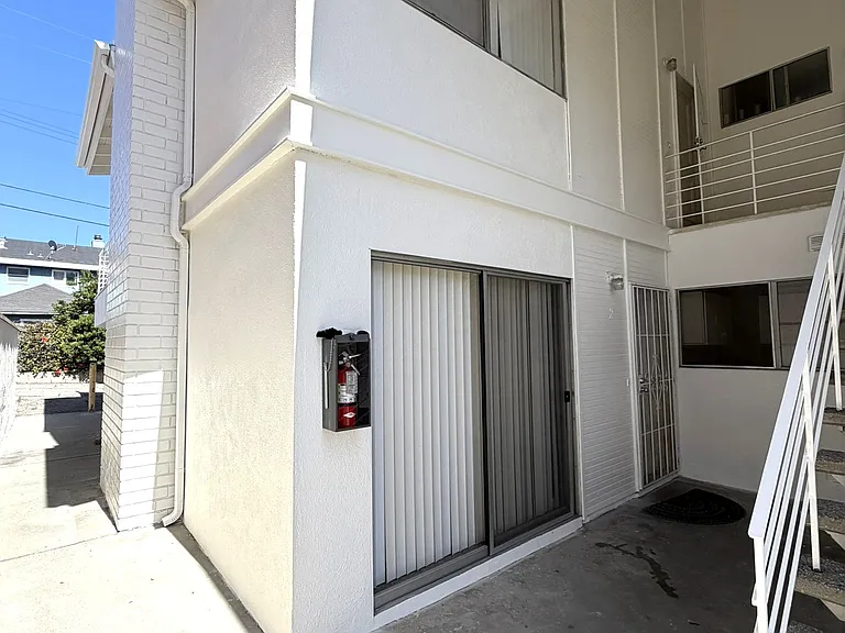 116 N Western Ave #2 — Photo 3