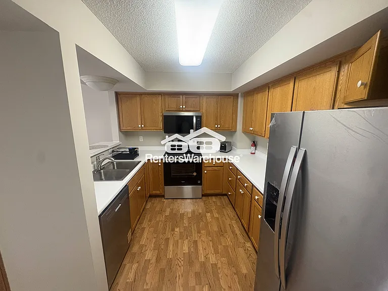15615 24th Ave N #C — Photo 4