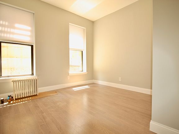 4th image of 850 42nd St #1F