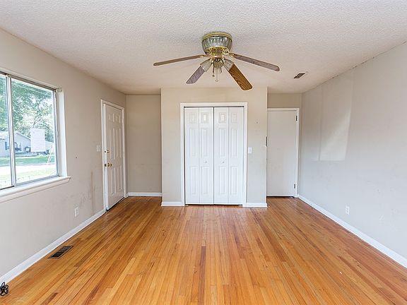 5th image of 5909 Saint James Ave