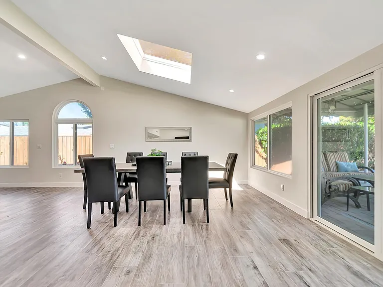 5854 McDonie Ave — Photo 16
