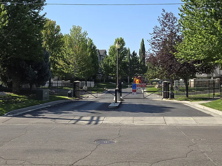 1230 E Privet Dr #4-425 — Photo 28