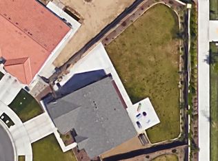 3432 N Shady St, Visalia, CA 93291