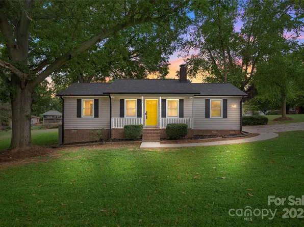 2302 Old Hickory Grove Rd, Mount Holly, NC 28120