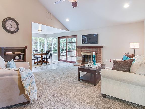 5th image of 2150 N Iris Ln