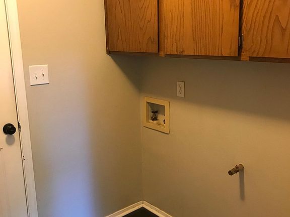 4th image of 1586 E Cardinal Dr