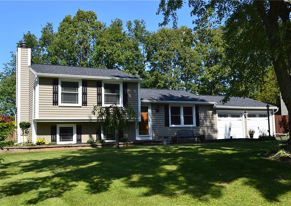 1st image of 147 Peakview Dr