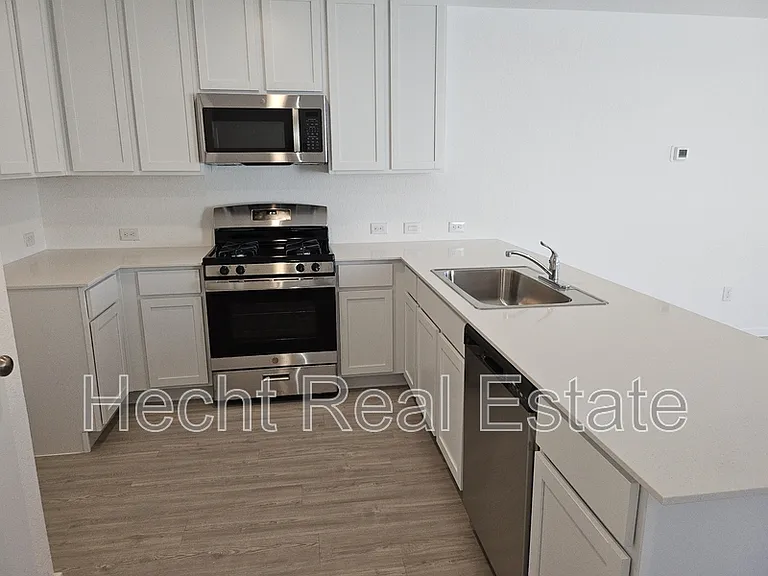 2440 Lost Creek Rd — Photo 15